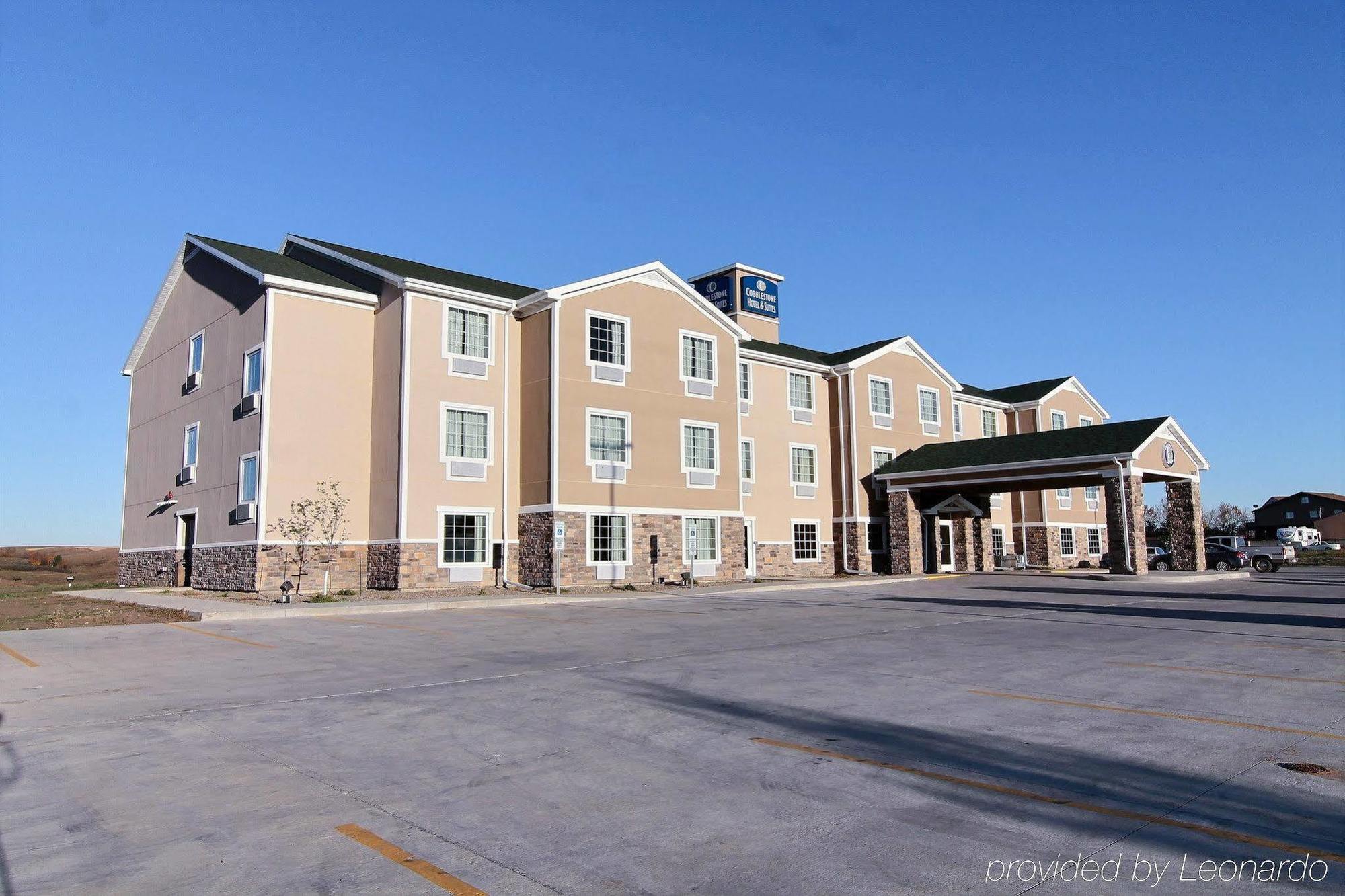 Cobblestone Hotel & Suites - Beulah Exterior photo